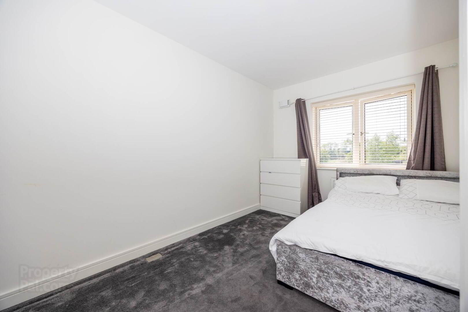 9 Churchfield Grove 15 of 22