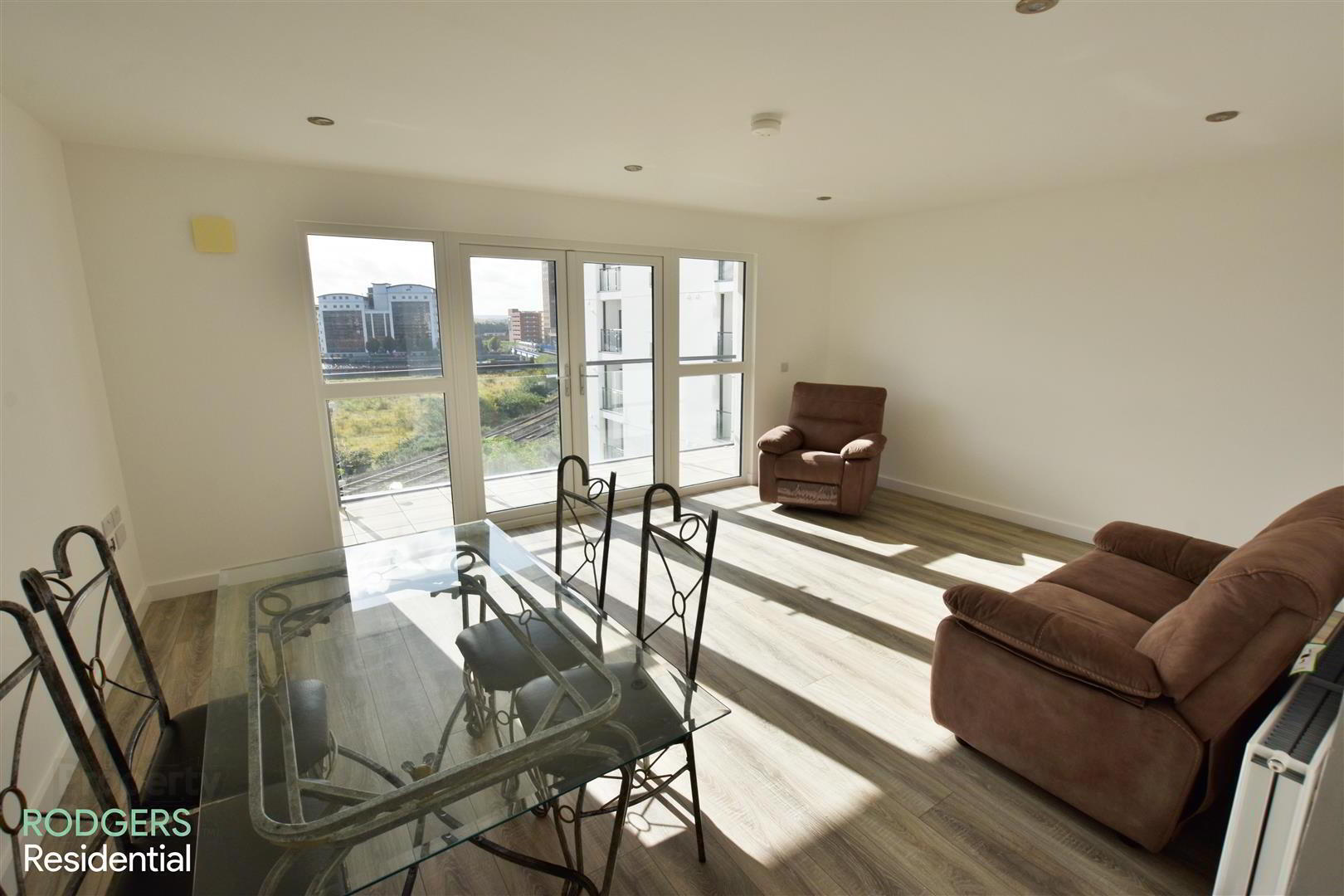 Apt 10, 25 Bridge End 7 of 11