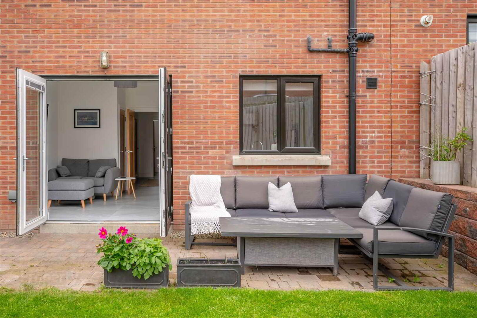 13 Castlegowan Crescent 28 of 28