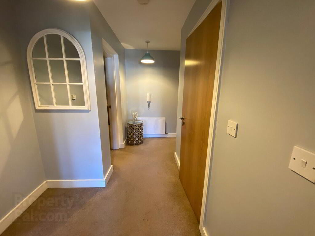 Apt 5, 22 Upper Lisburn Road 6 of 11