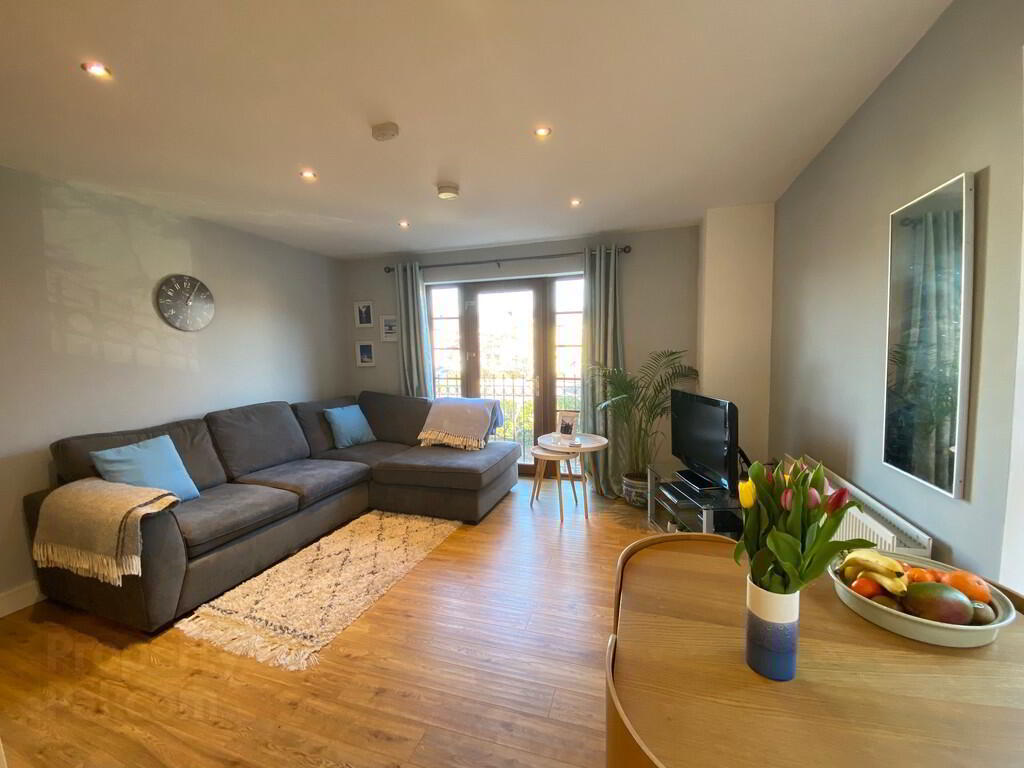 Apt 5, 22 Upper Lisburn Road 4 of 11