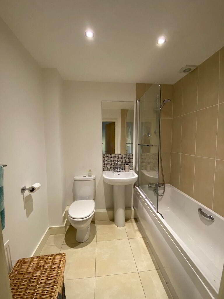 Apt 5, 22 Upper Lisburn Road 8 of 11