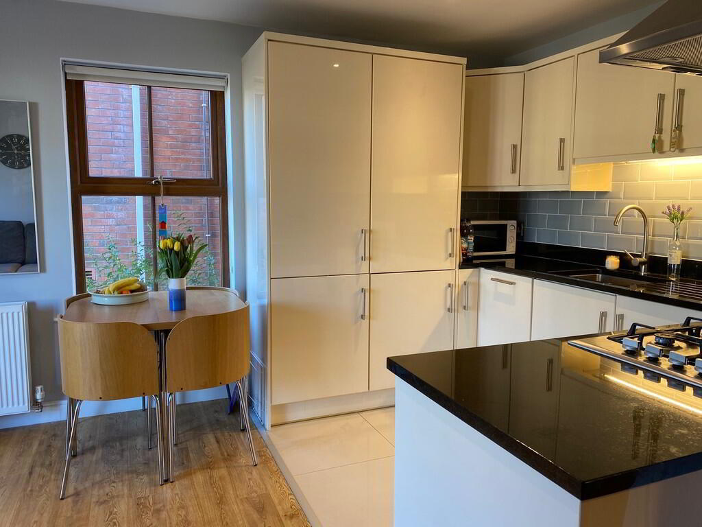 Apt 5, 22 Upper Lisburn Road 3 of 11