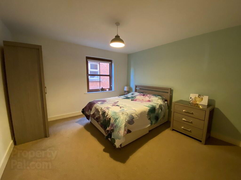 Apt 5, 22 Upper Lisburn Road 10 of 11