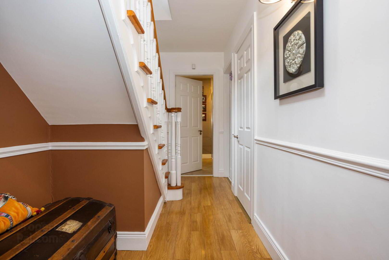 10 Villiers Avenue 10 of 56