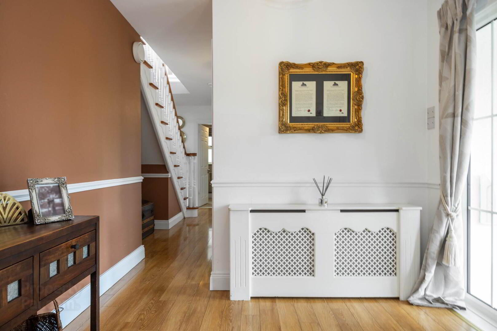 10 Villiers Avenue 9 of 56