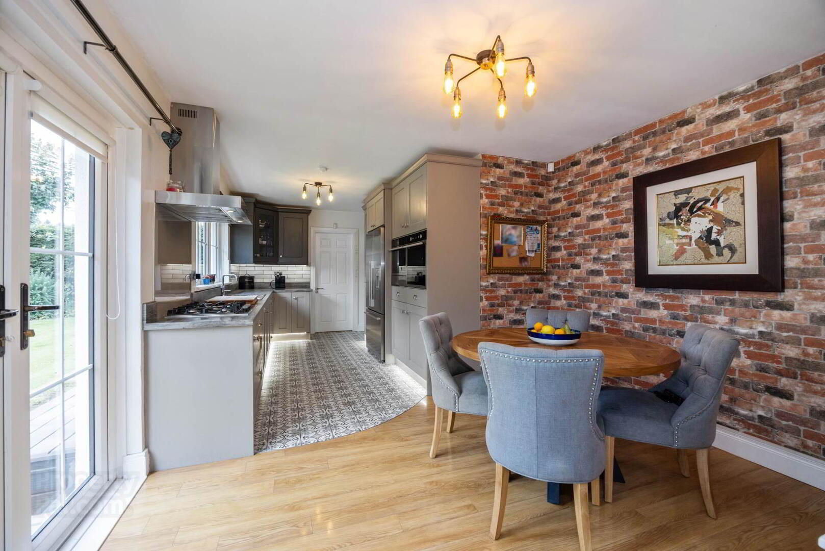 10 Villiers Avenue 17 of 56