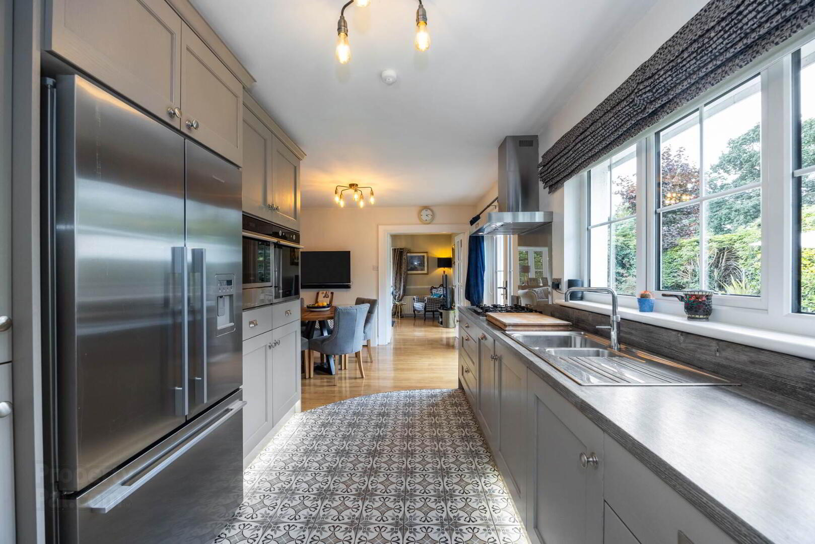 10 Villiers Avenue 19 of 56