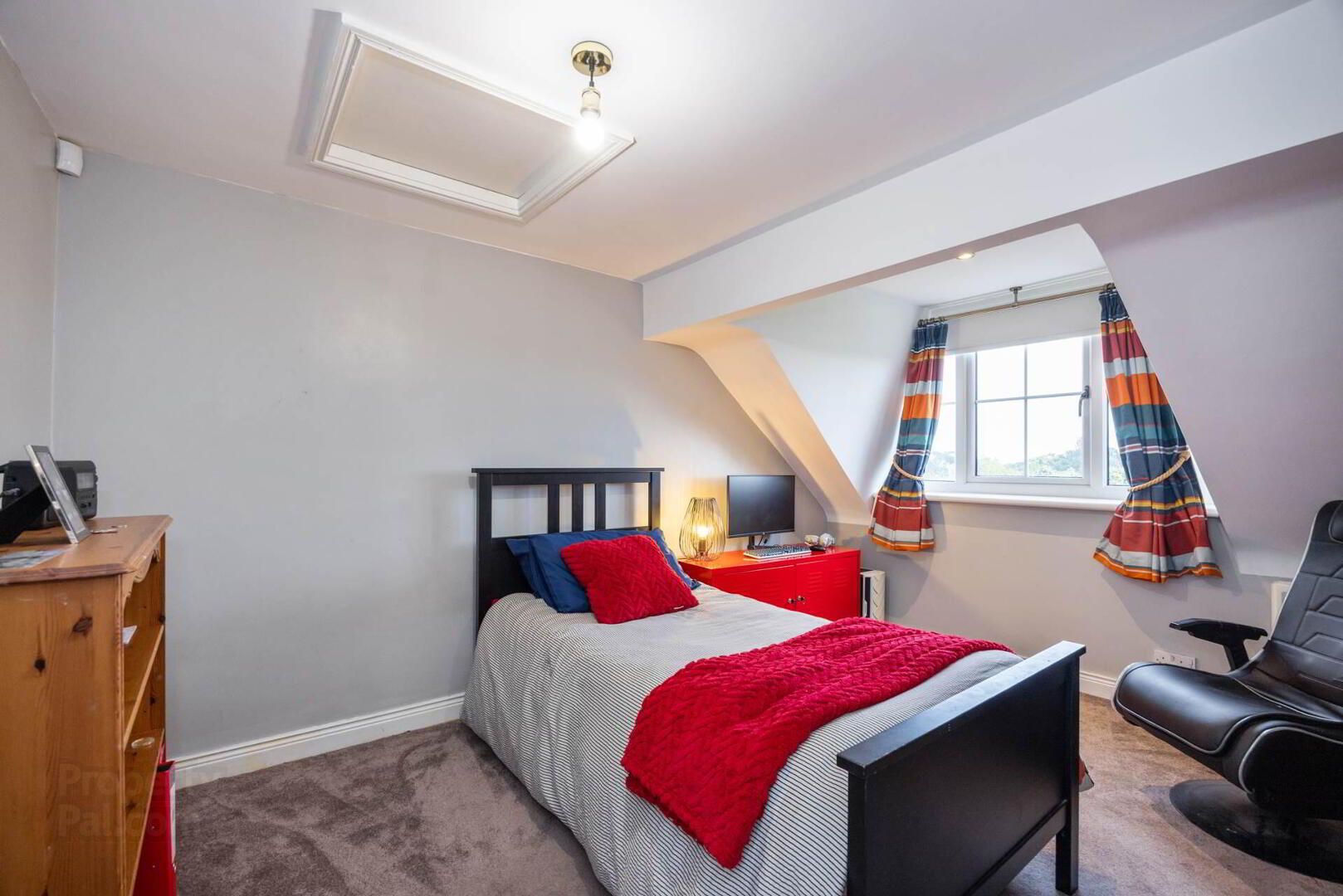 10 Villiers Avenue 32 of 56
