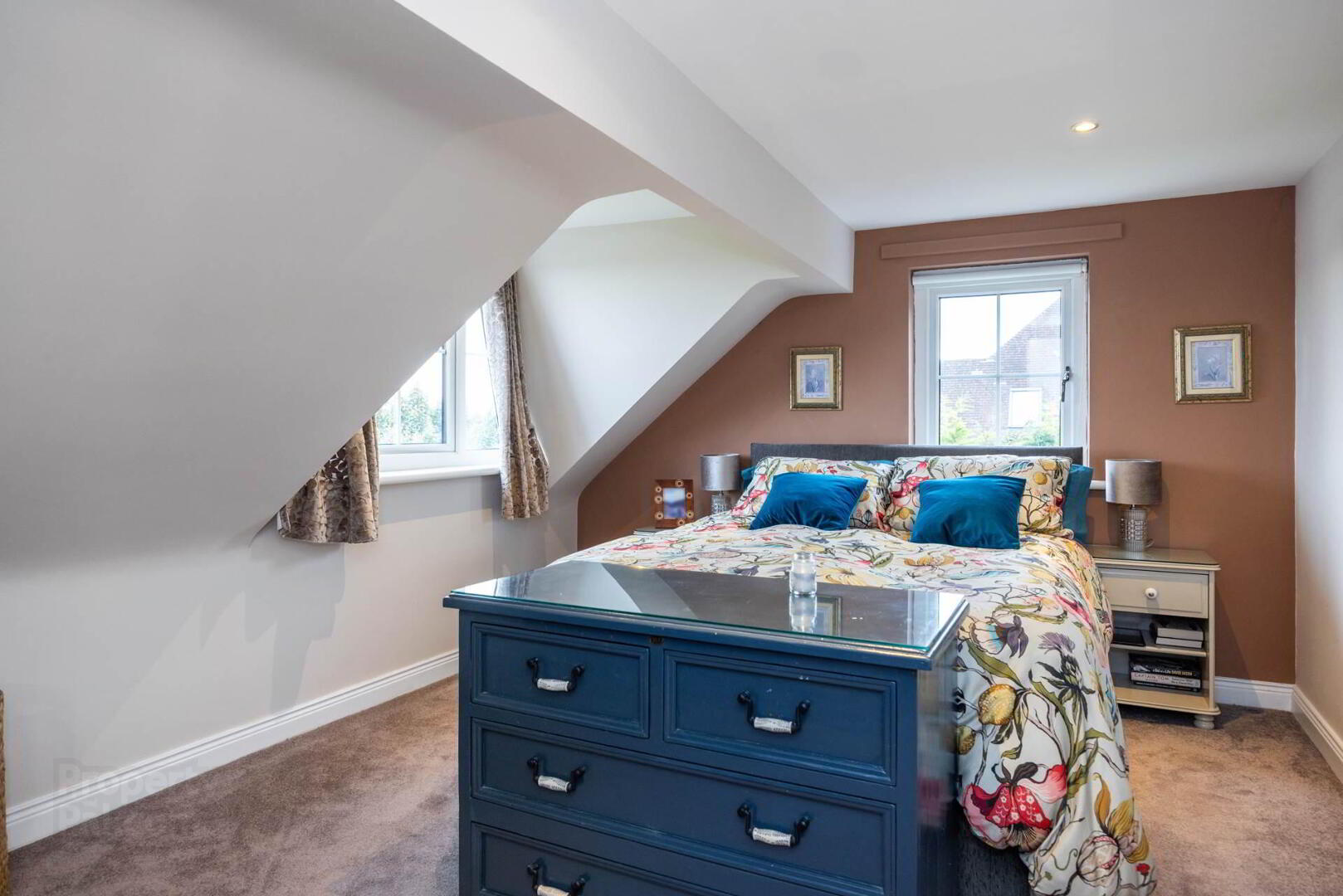 10 Villiers Avenue 34 of 56