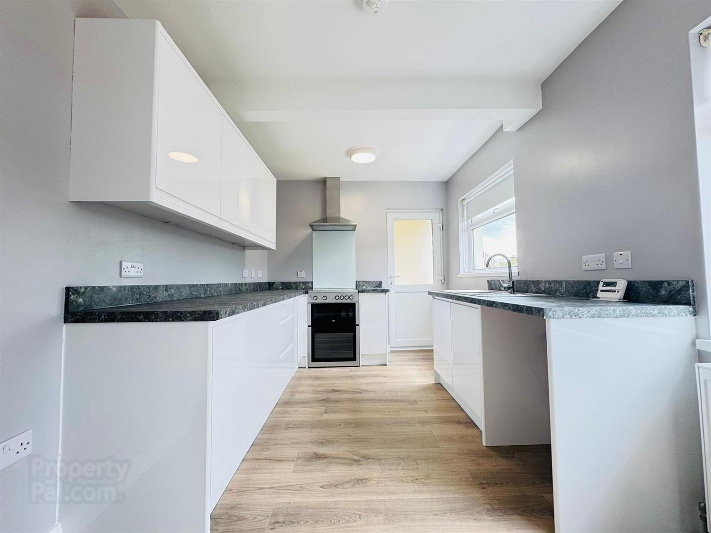 32 Inniscarn Drive 4 of 12