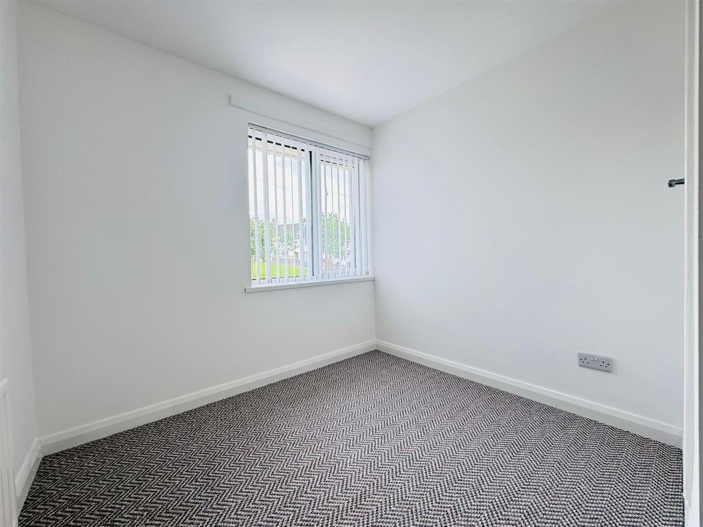 32 Inniscarn Drive 9 of 12