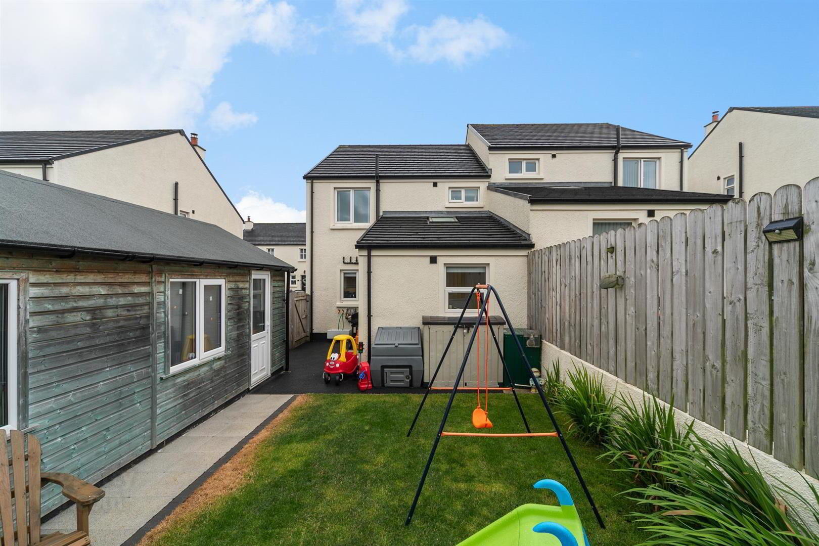 18 Weavers Way 29 of 33