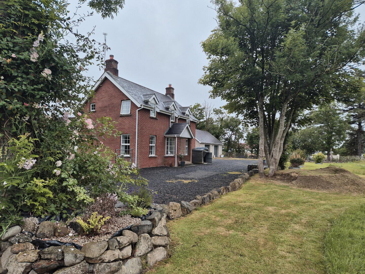 Plum Tree Cottage, 55 Newbridge Road 2 of 40