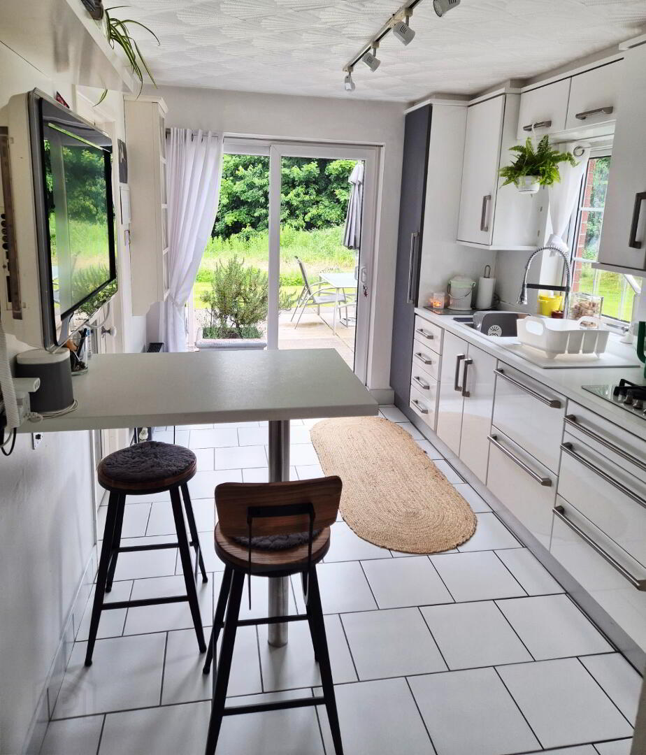 Plum Tree Cottage, 55 Newbridge Road 15 of 40