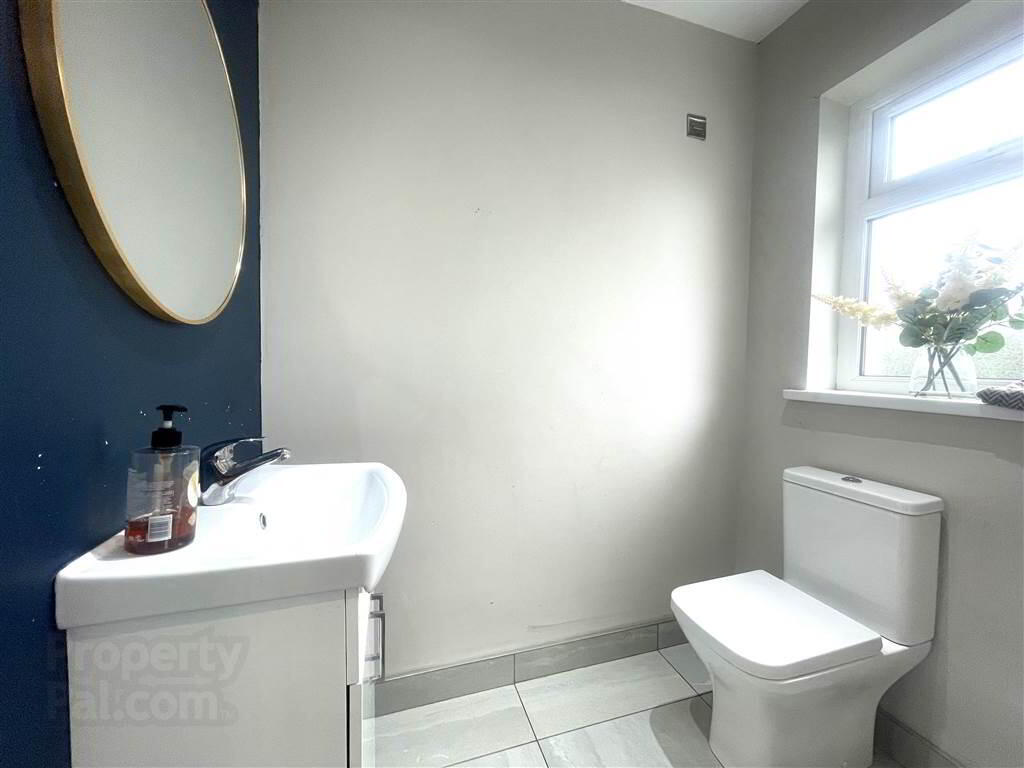 52 Ramoan Gardens 14 of 25
