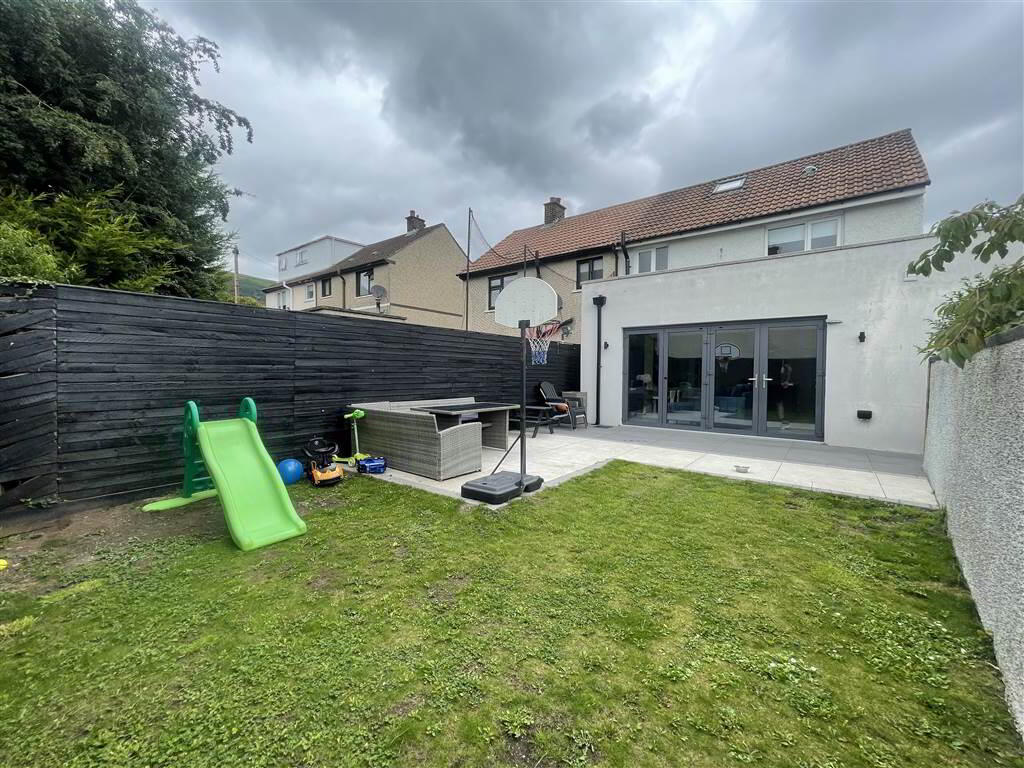 52 Ramoan Gardens 23 of 25