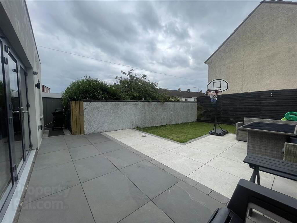 52 Ramoan Gardens 24 of 25
