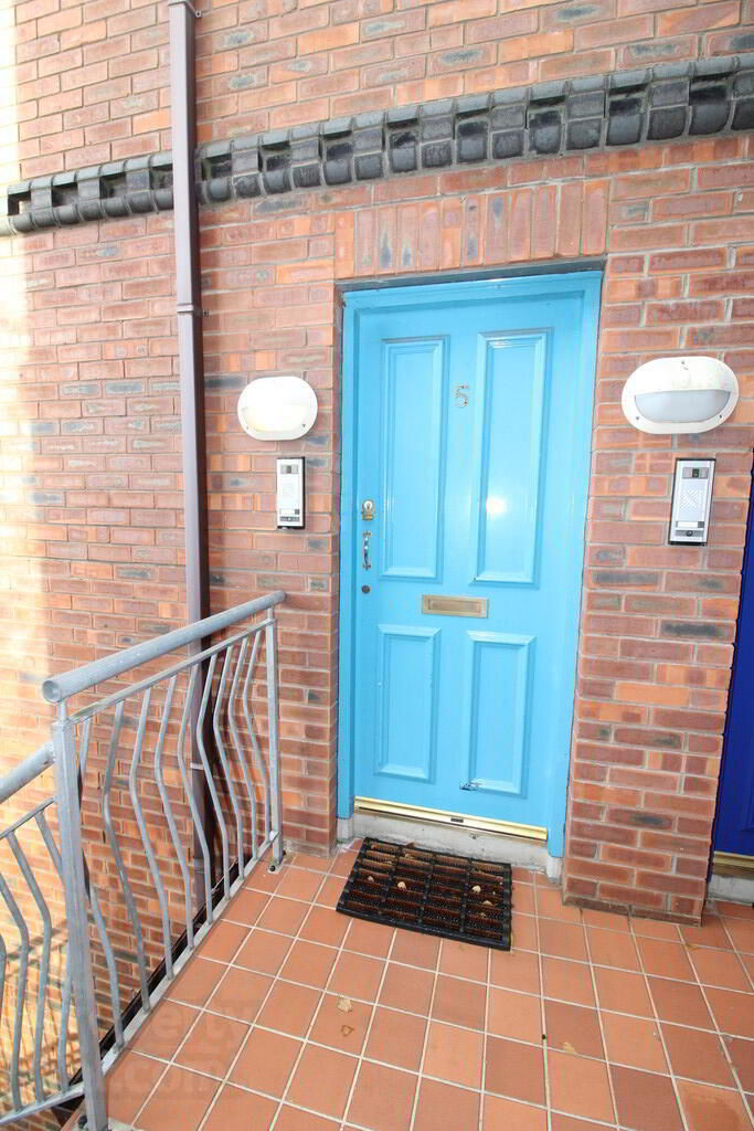 Apt 5, 18a Annadale Avenue 3 of 15