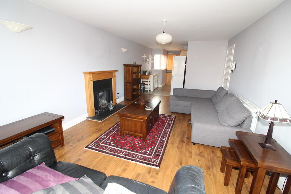 Apt 5, 18a Annadale Avenue 6 of 15