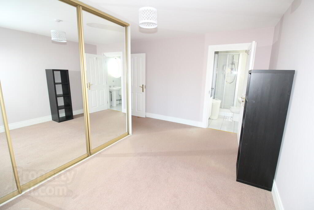 Apt 5, 18a Annadale Avenue 12 of 15