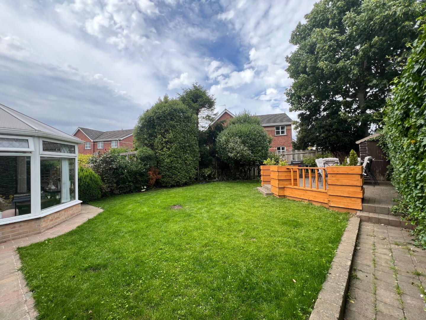 56 Whitethorn Avenue 3 of 30