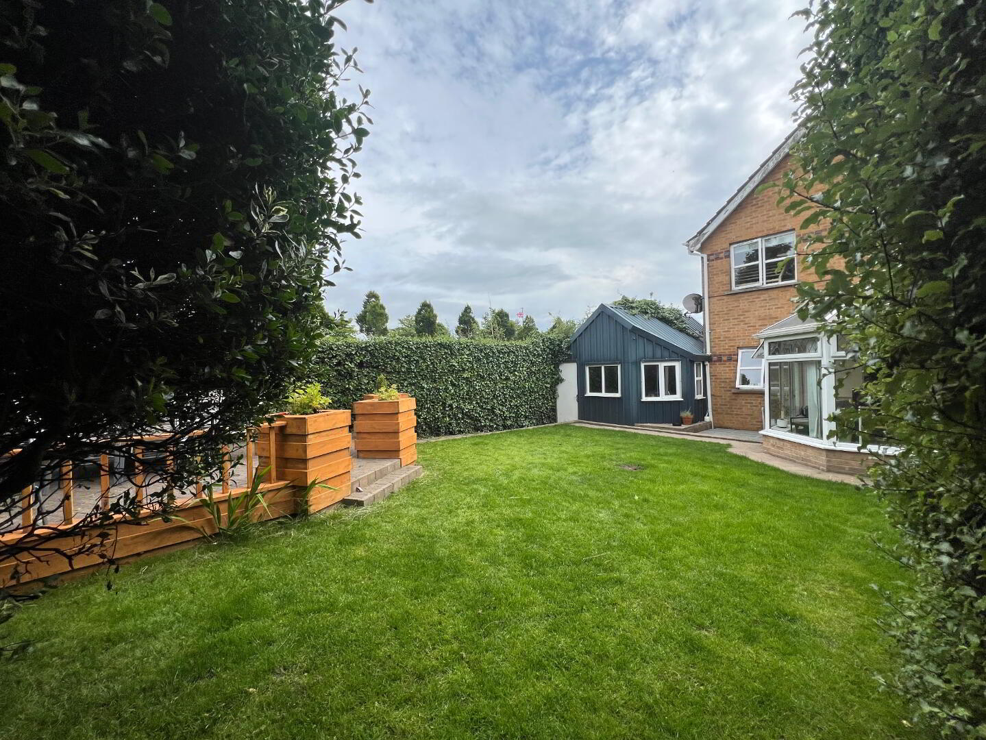 56 Whitethorn Avenue 28 of 30