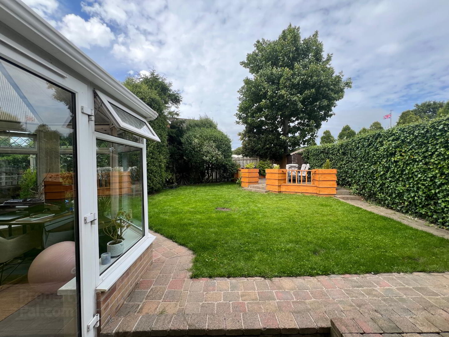 56 Whitethorn Avenue 27 of 30