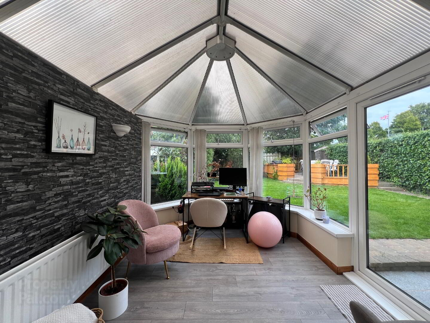 56 Whitethorn Avenue 18 of 30