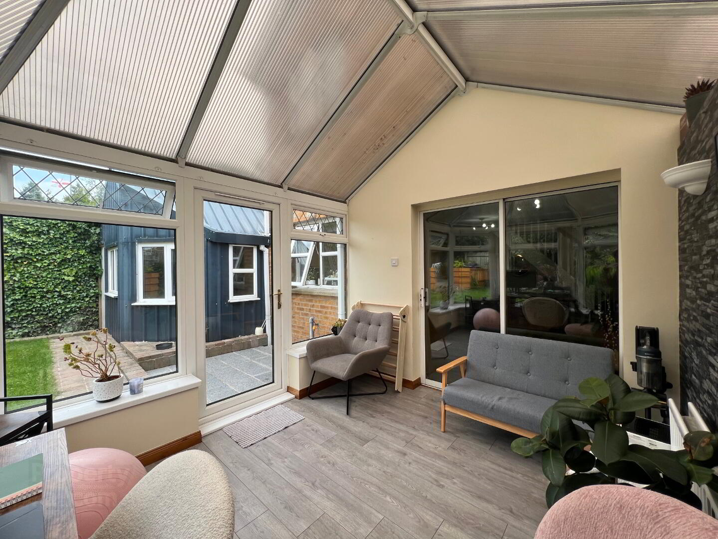 56 Whitethorn Avenue 16 of 30