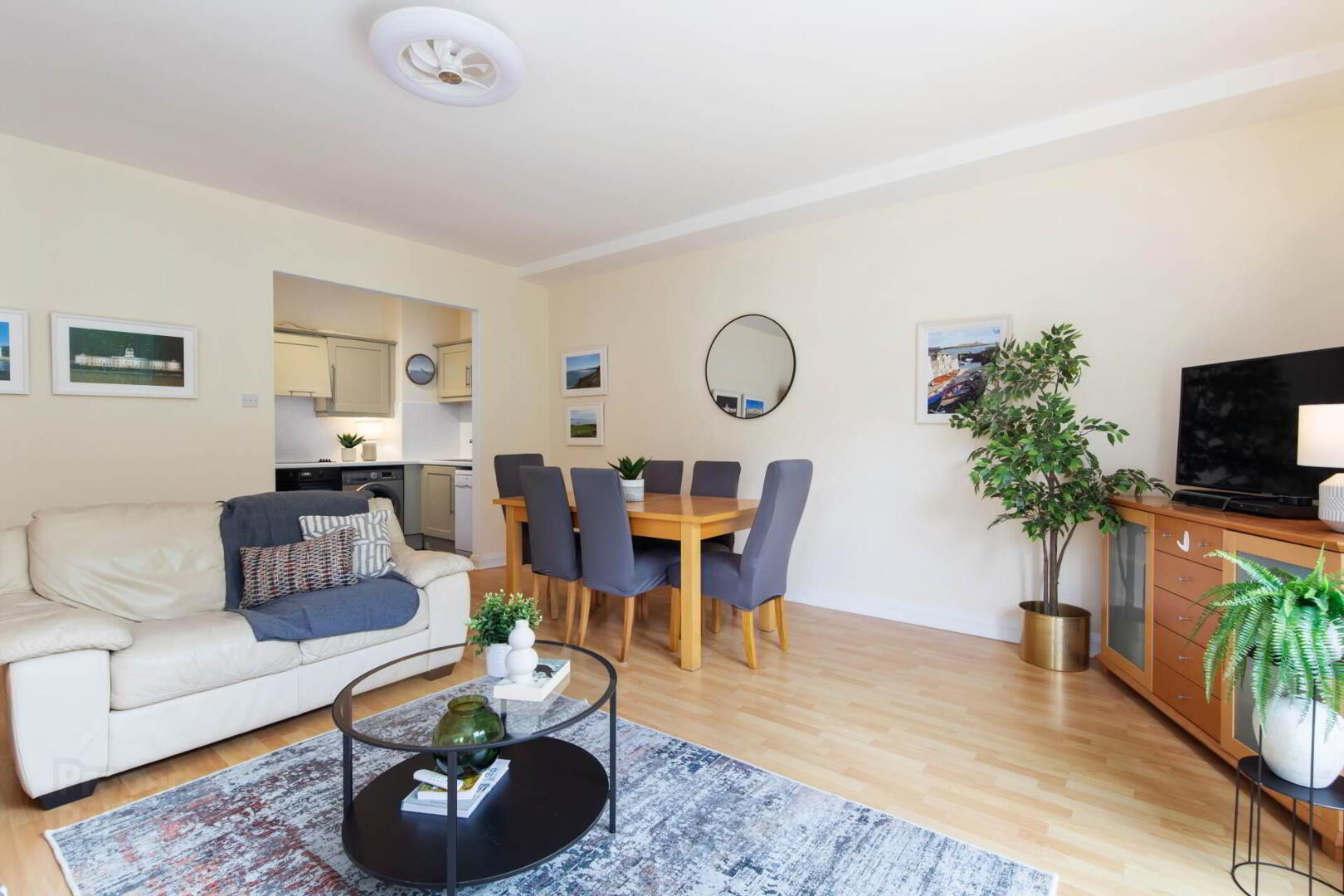 Apt 4 House, 4 Linden Court 4 of 16