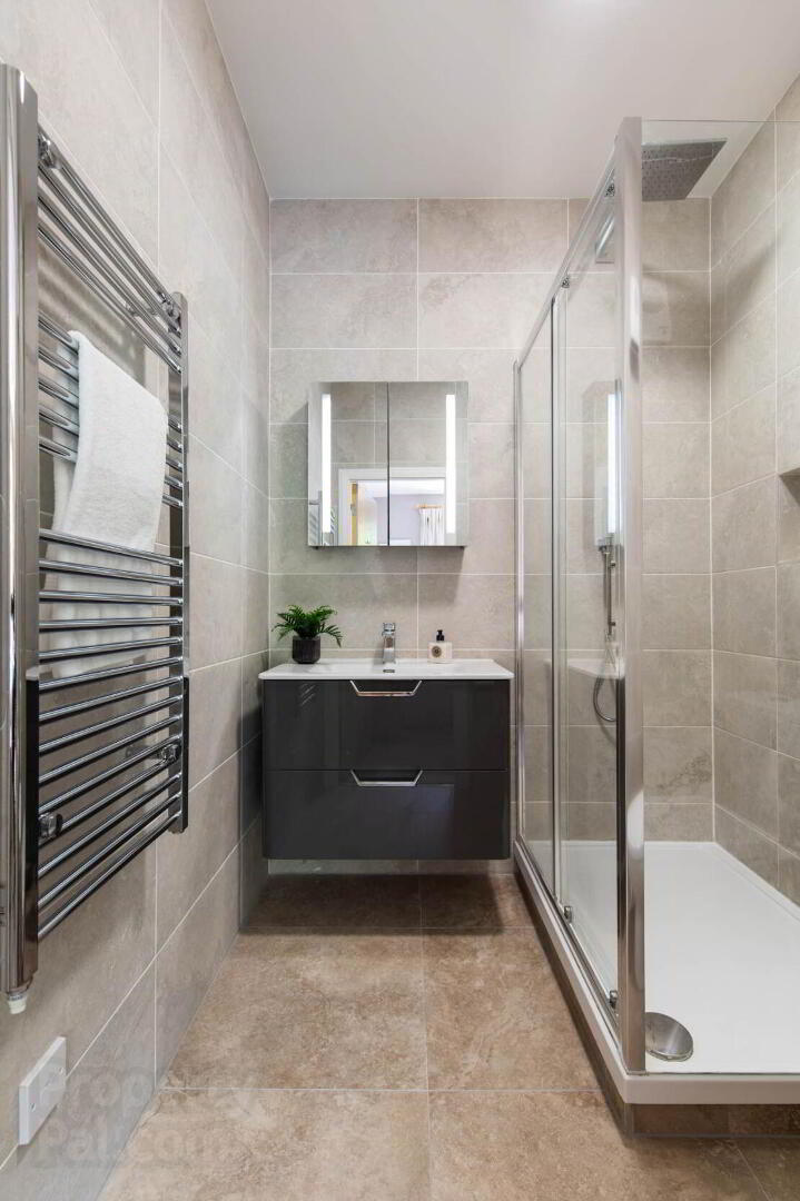 Apt 4 House, 4 Linden Court 10 of 16