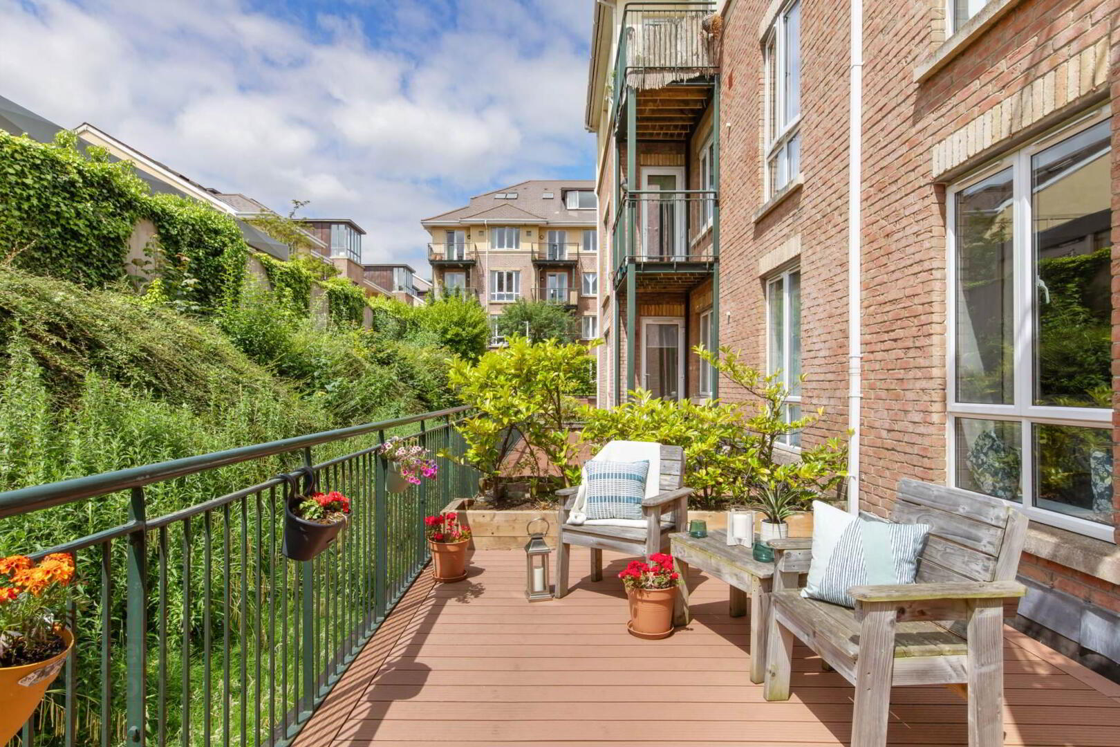 Apt 4 House, 4 Linden Court 14 of 16