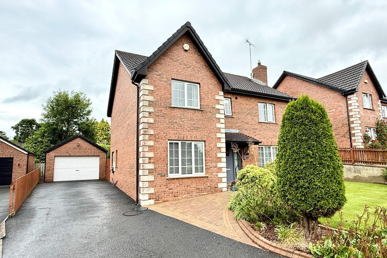 34 Lynden Gate 1 of 32