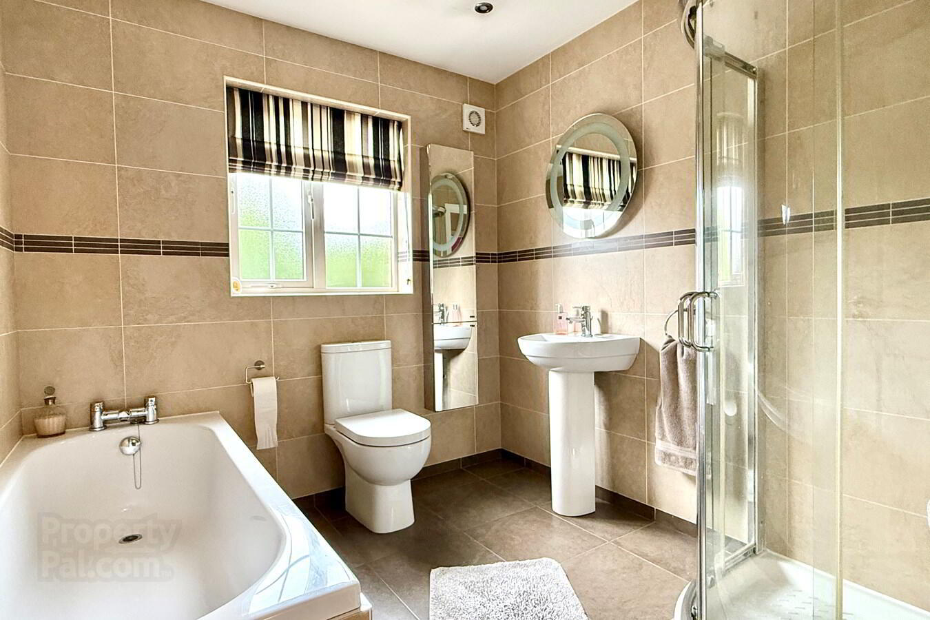 34 Lynden Gate 27 of 32