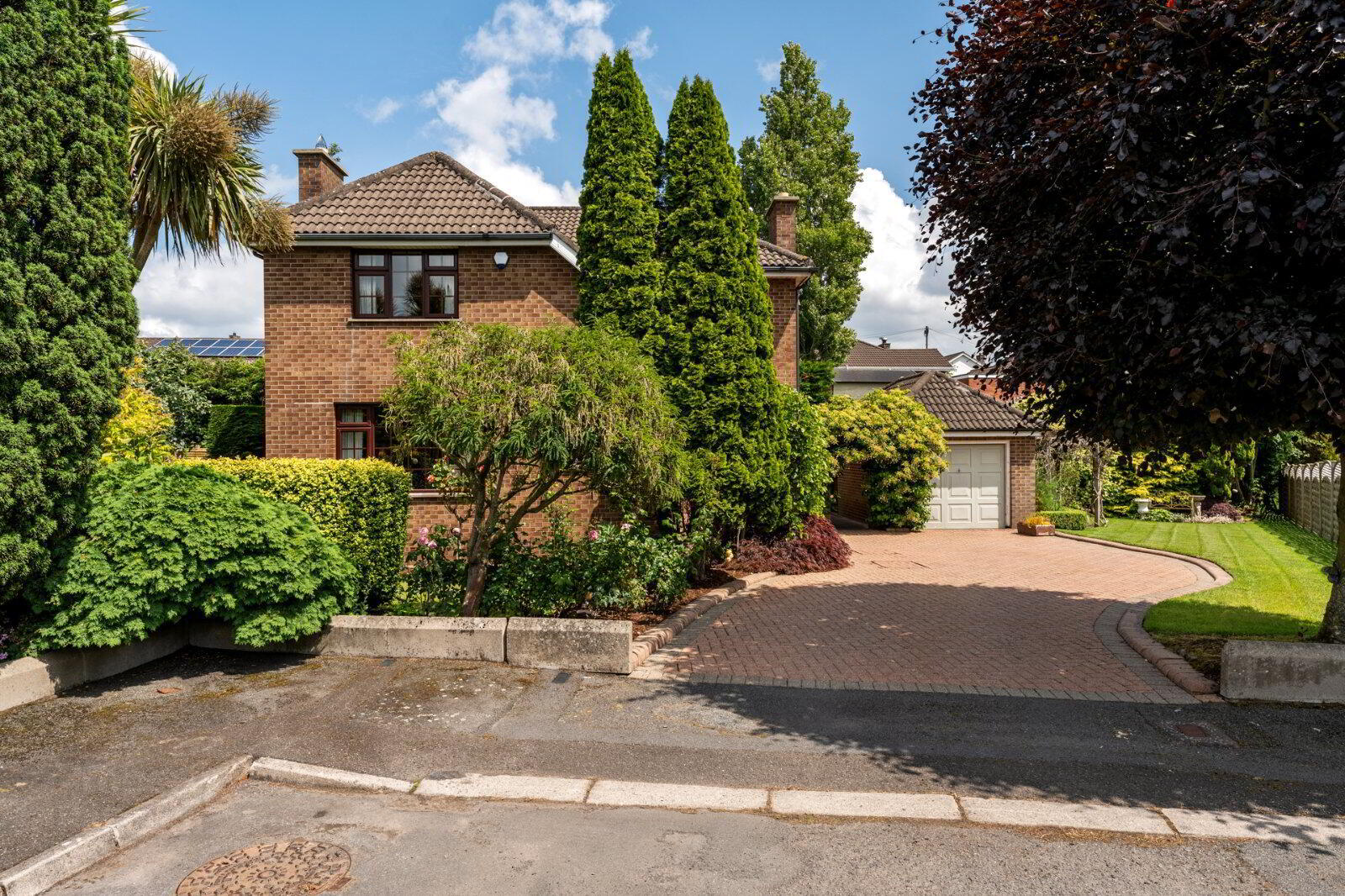 3 Lynnehurst Park 1 of 54