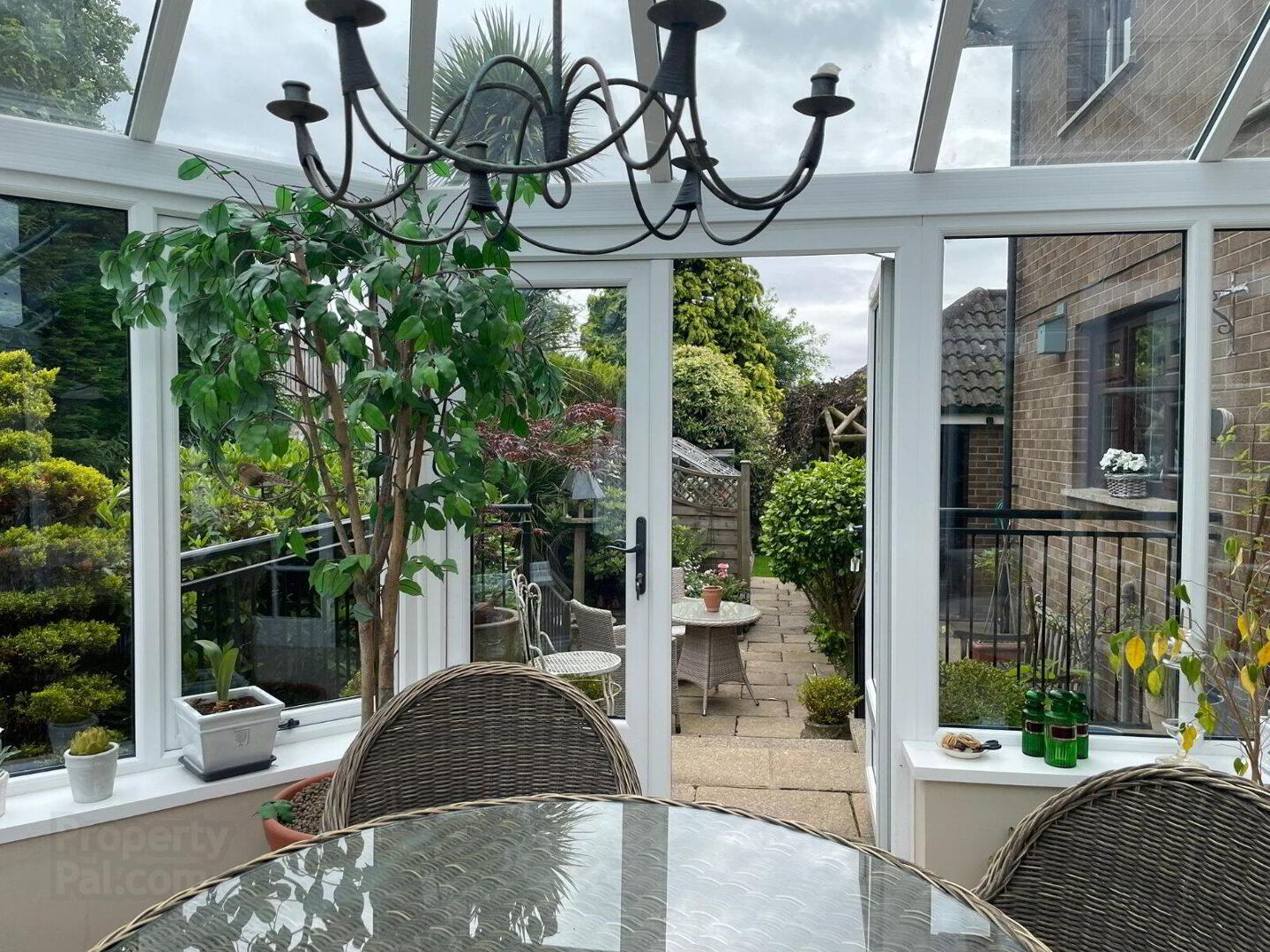 3 Lynnehurst Park 20 of 54