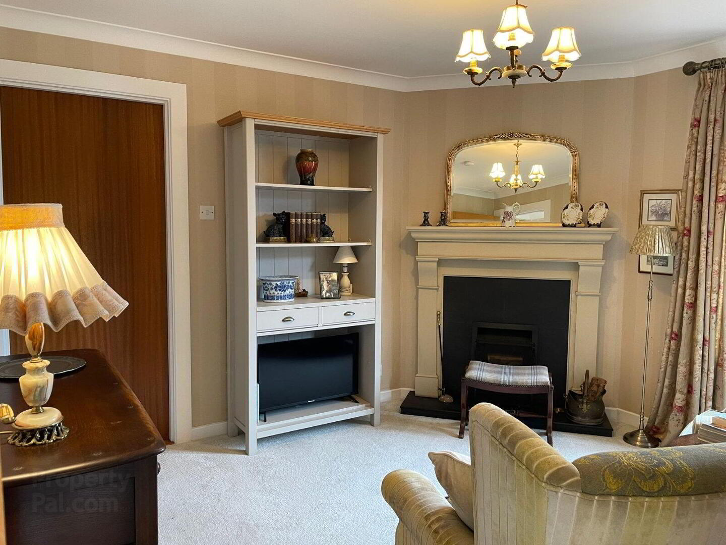 3 Lynnehurst Park 10 of 54