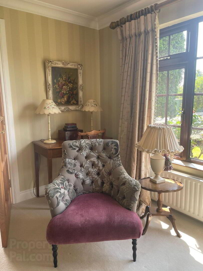 3 Lynnehurst Park 14 of 54