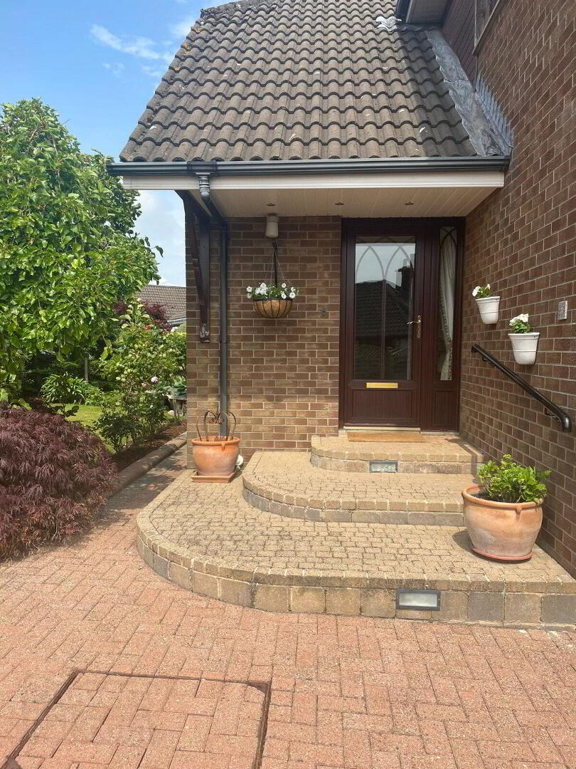 3 Lynnehurst Park 38 of 54