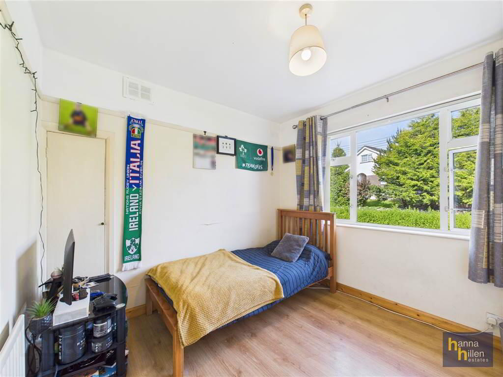 18 Ashgrove Road 10 of 15