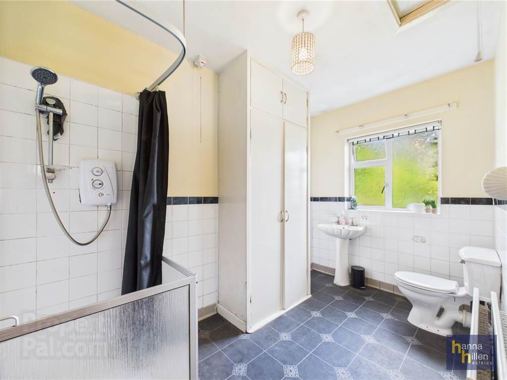 18 Ashgrove Road 8 of 15