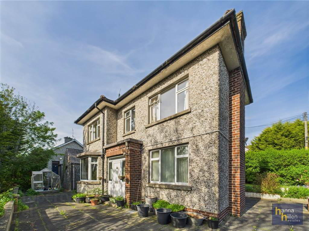18 Ashgrove Road 1 of 15