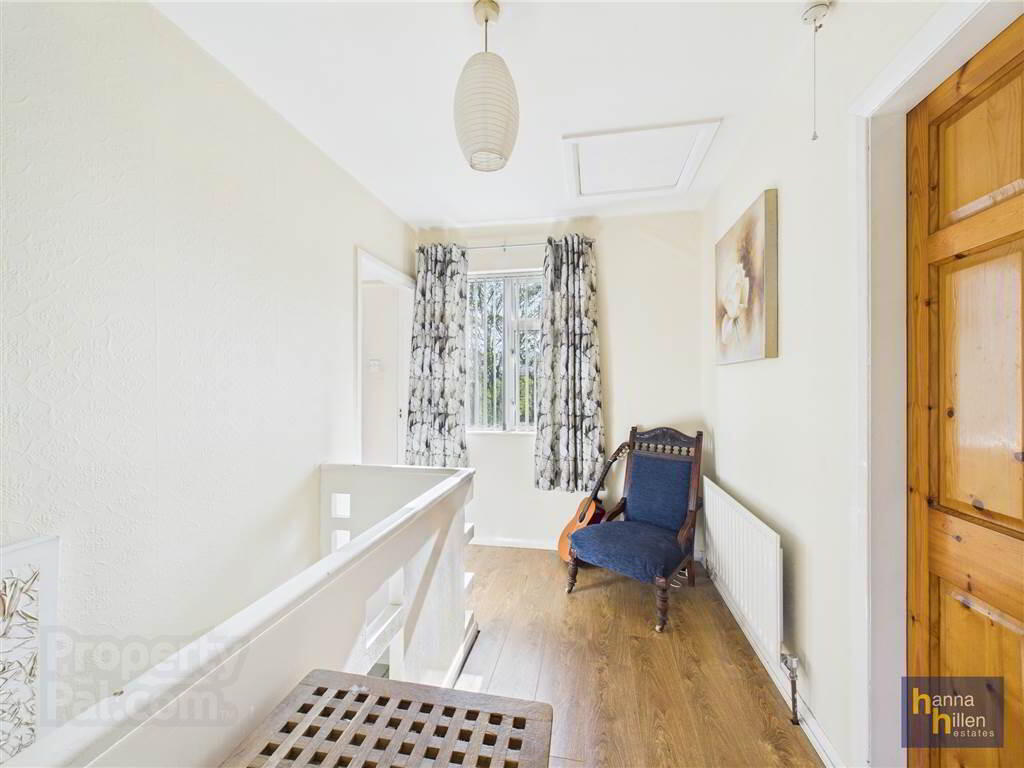 18 Ashgrove Road 9 of 15