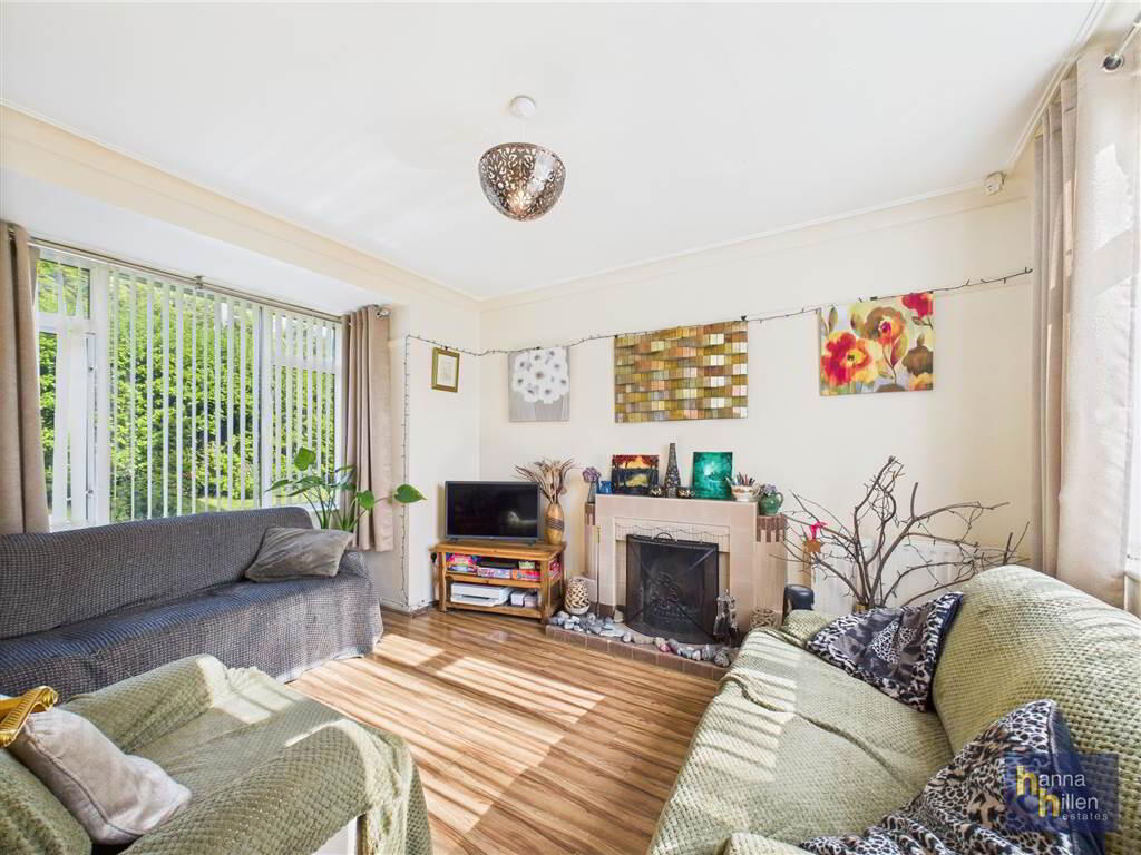 18 Ashgrove Road 7 of 15