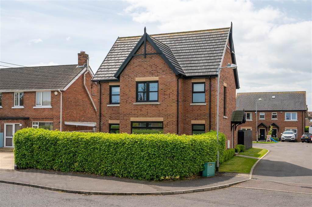 1 Ballymaconnell Mews 1 of 14