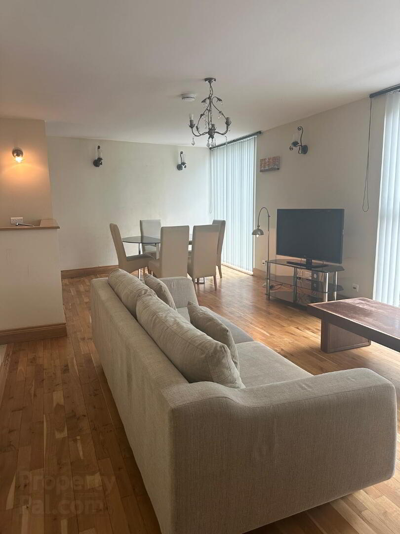 The Beech, Avenue 8 of 14