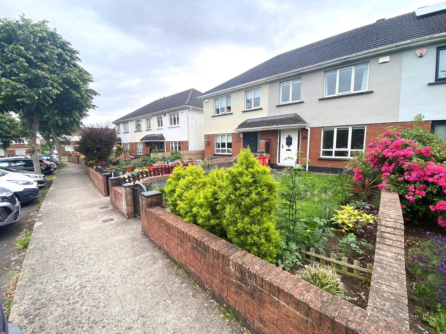 Liffey Crescent 1 of 16