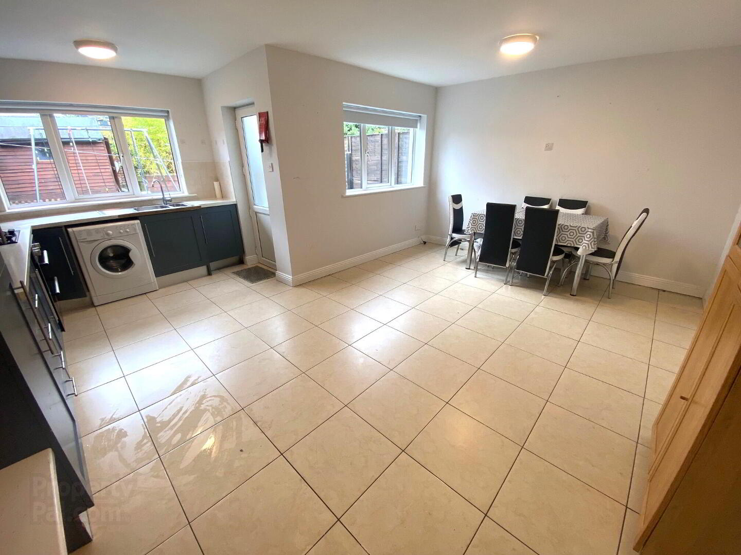 Liffey Crescent 6 of 16