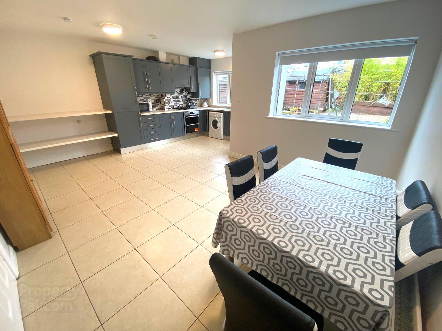 Liffey Crescent 5 of 16
